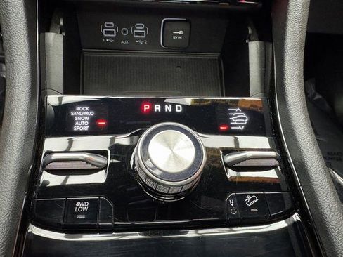 Used 2024 Jeep Grand Cherokee Overland w/ Luxury Tech Group IV image 19