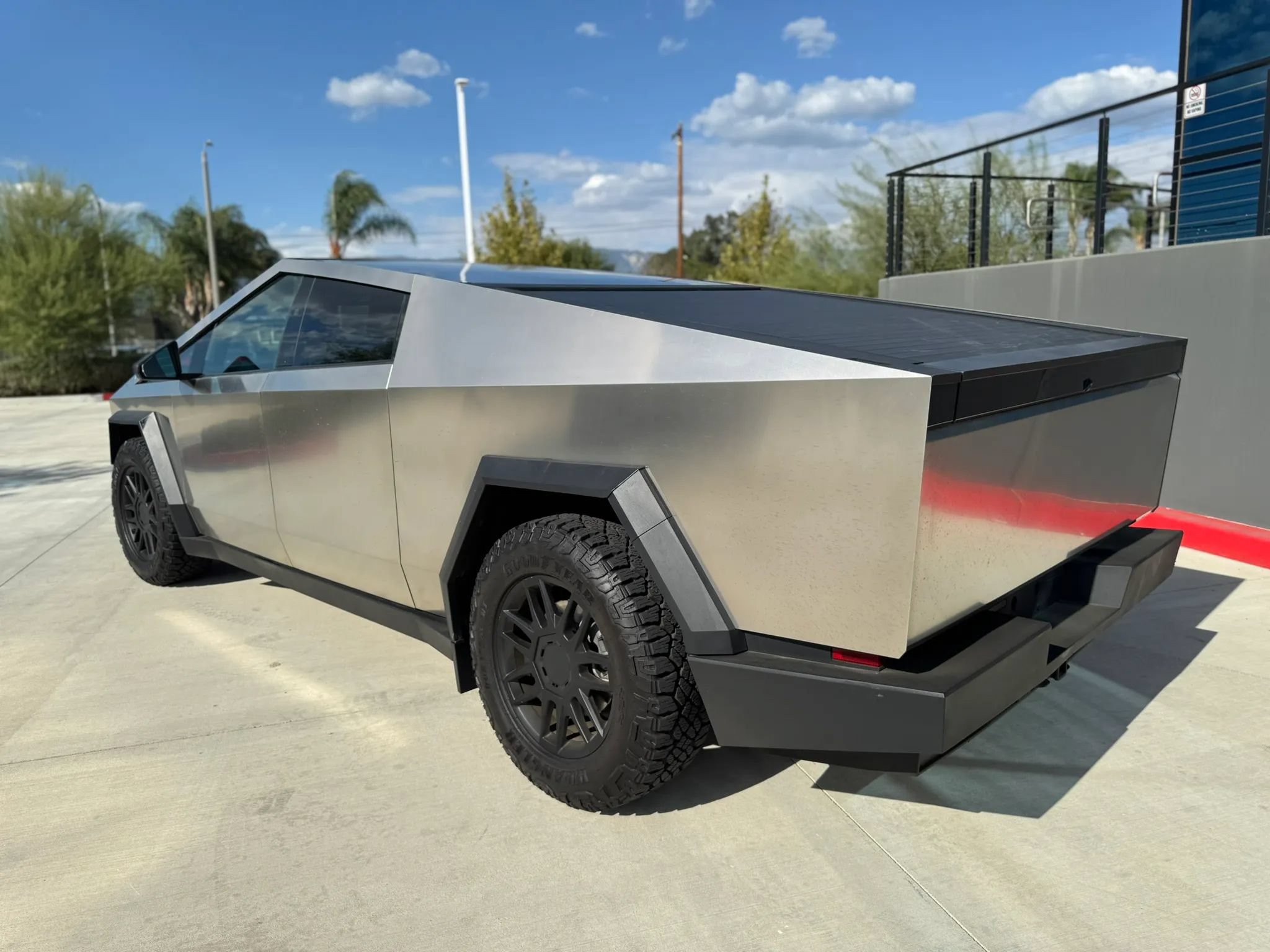 Used 2024 Tesla Cybertruck AWD Crew Cab image 3