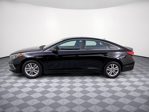 Used 2016 Hyundai Sonata SE w/ Cargo Package FWD image 2