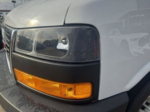 Used 2022 GMC Savana 2500 w/ Driver Convenience Package image 23