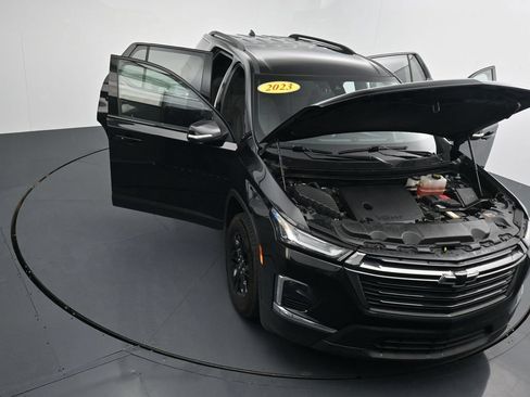 Used 2023 Chevrolet Traverse LT FWD image 39