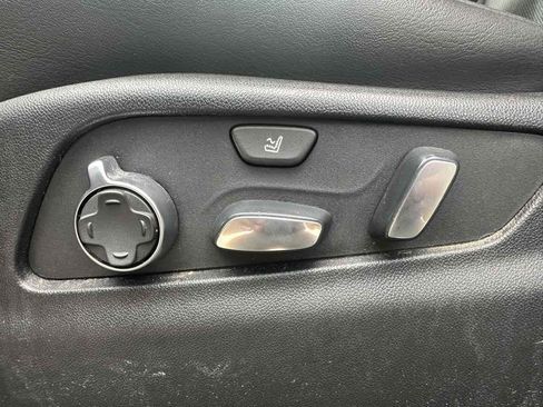 Used 2019 Cadillac XT4 Premium Luxury image 12