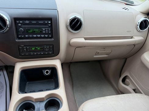 Used 2005 Ford Expedition Eddie Bauer RWD image 10