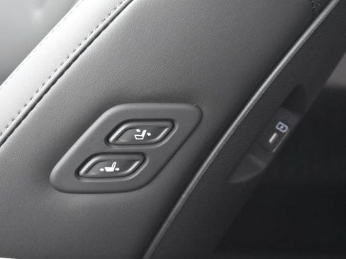 New 2026 Kia Carnival EX FWD image 26