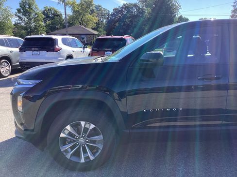 New 2026 Chevrolet Equinox LT w/ Convenience Package II image 2