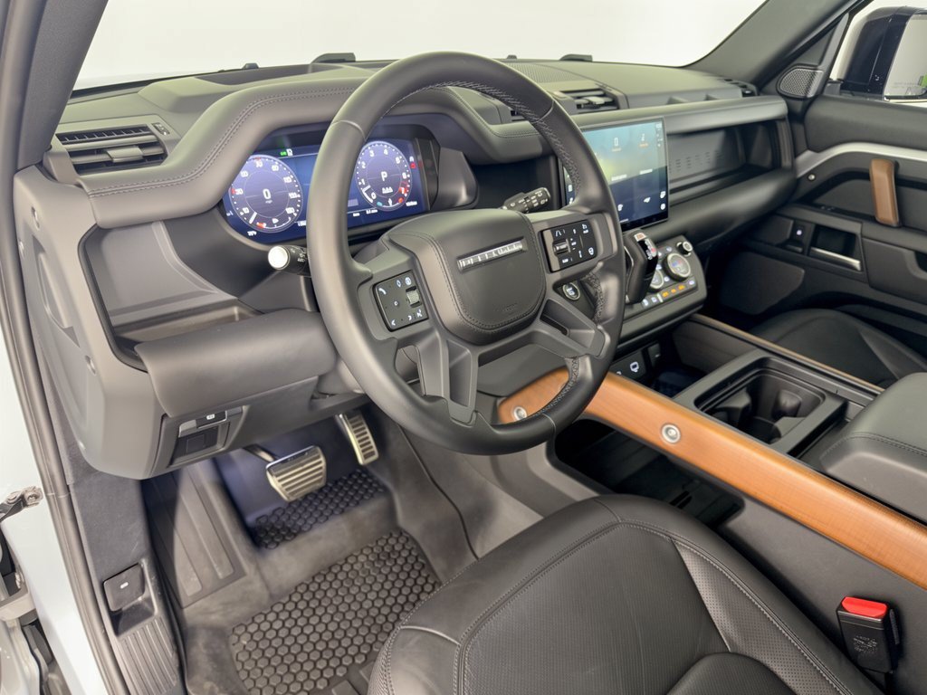 Used 2024 Land Rover Defender 110 X AWD/4WD image 4