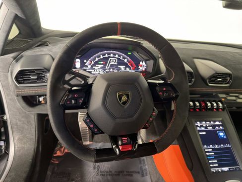 Used 2022 Lamborghini Huracan STO image 35