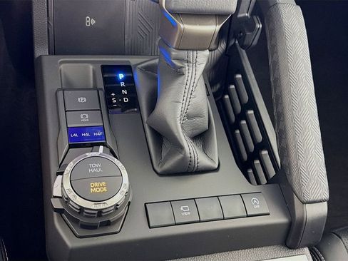 New 2026 Toyota 4Runner Limited AWD/4WD image 21
