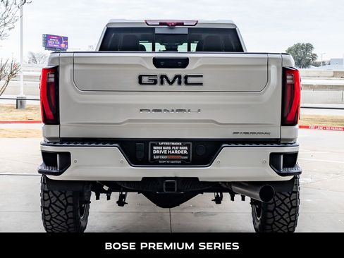 Used 2024 GMC Sierra 2500 Denali Ultimate image 8
