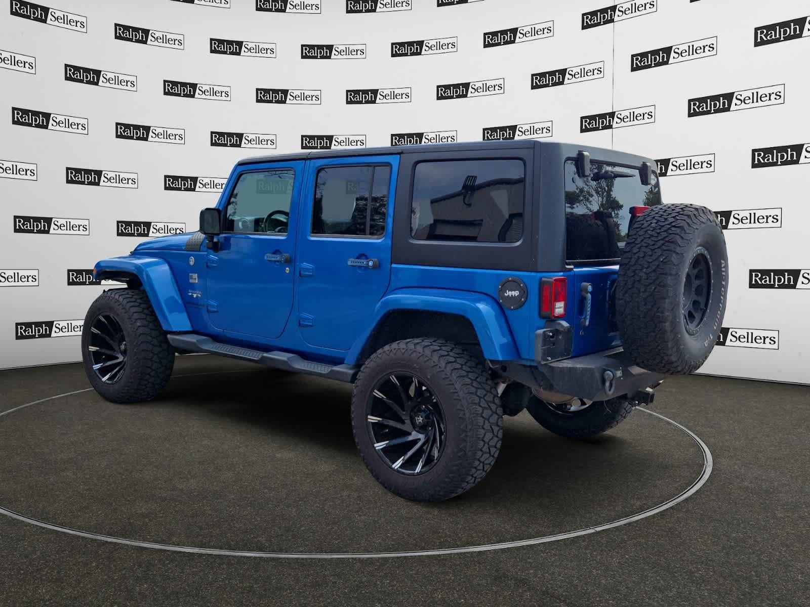 Used 2016 Jeep Wrangler Unlimited Sahara AWD/4WD image 4