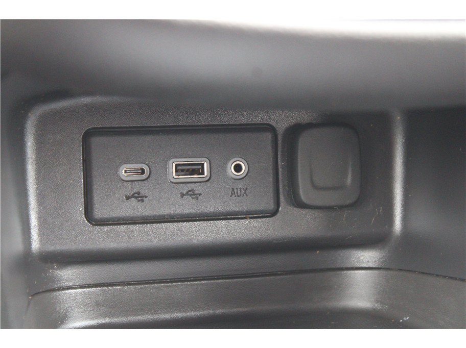 Used 2019 Chevrolet Equinox LT FWD image 27