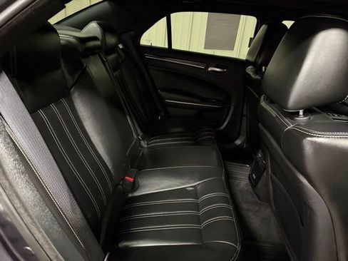Used 2018 Chrysler 300 S AWD/4WD image 21