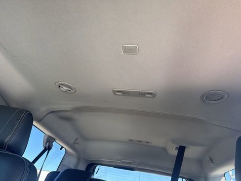 Used 2019 GMC Yukon XL Denali image 26