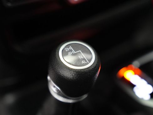 Used 2023 Jeep Gladiator Sport AWD/4WD image 28