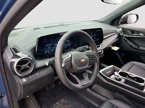New 2026 Chevrolet Equinox LT w/ Convenience Package II image 10