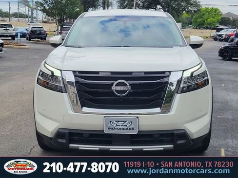 Used 2023 Nissan Pathfinder SL FWD image 8