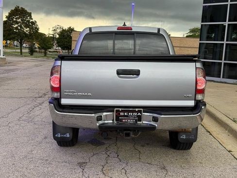 Used 2015 Toyota Tacoma 4x4 Double Cab w/ TRD Off-Road Package image 4