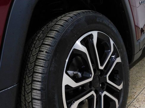 Used 2022 Jeep Compass Limited image 24