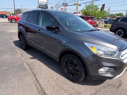 Used 2019 Ford Escape SE AWD/4WD image 2