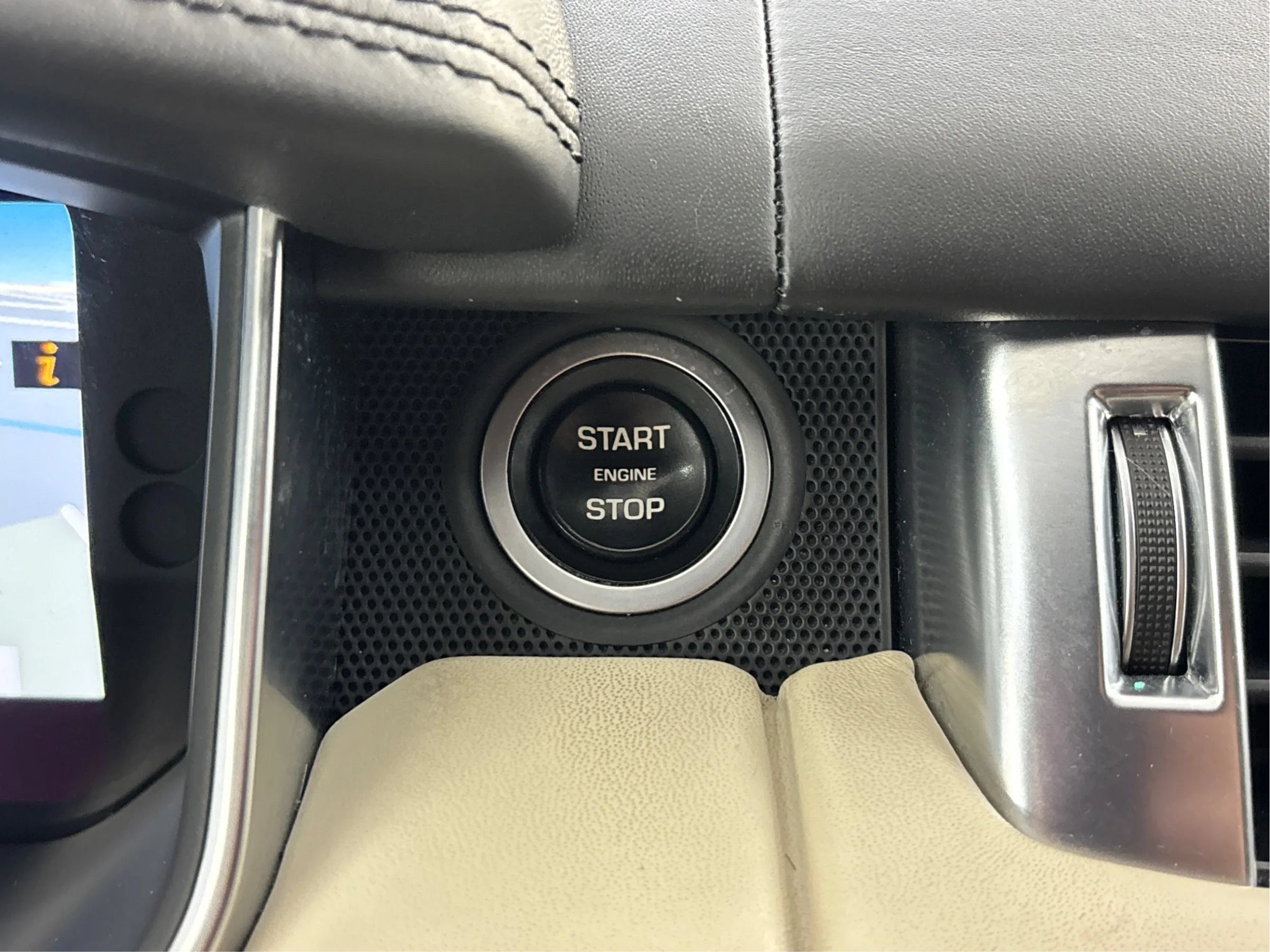 Used 2019 Land Rover Range Rover Sport HSE Dynamic AWD/4WD image 38