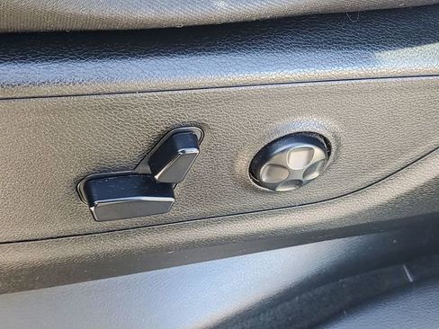 Used 2020 RAM 1500 Big Horn AWD/4WD image 9
