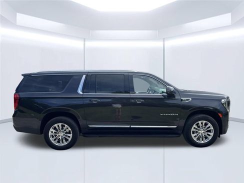 Used 2023 GMC Yukon XL SLT w/ SLT Luxury Package RWD image 4