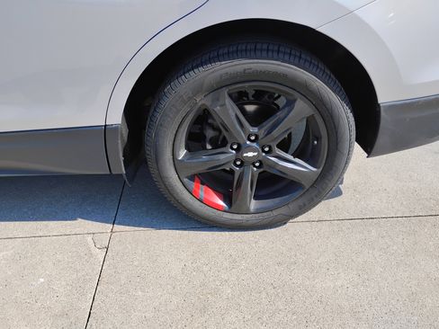 Used 2018 Chevrolet Equinox LT image 23