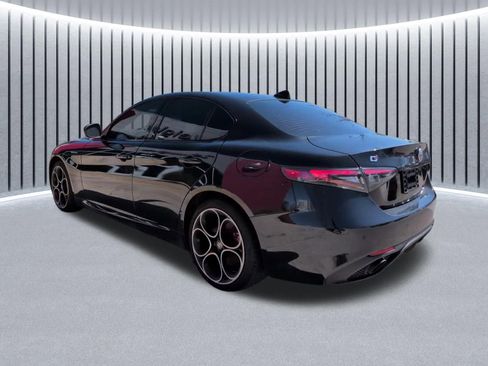 Used 2024 Alfa Romeo Giulia Veloce AWD/4WD image 12