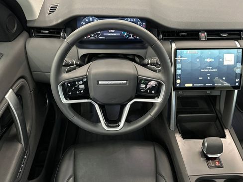 Used 2024 Land Rover Discovery Sport S image 28