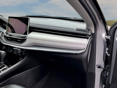 Used 2022 Jeep Compass Limited w/ Sun and Sound Group image 18