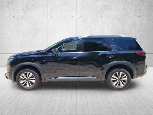 Used 2025 Nissan Pathfinder SL FWD image 8
