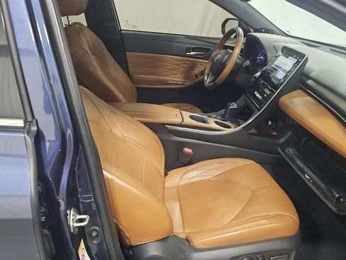 Used 2019 Toyota Avalon Limited FWD image 6