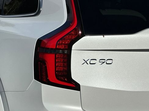 New 2026 Volvo XC90 T8 Plus image 7