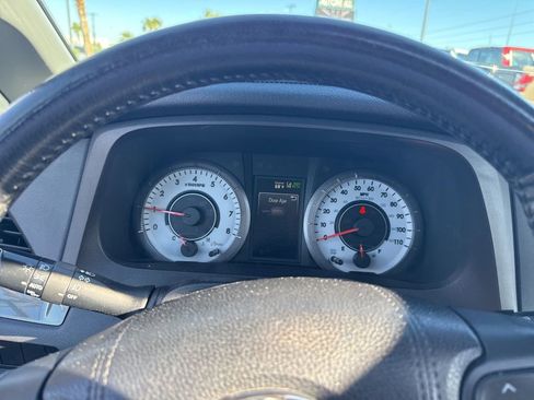 Used 2018 Toyota Sienna SE Premium w/ Carpet Mat Package FWD image 20