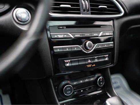 Used 2019 INFINITI QX30 AWD image 23