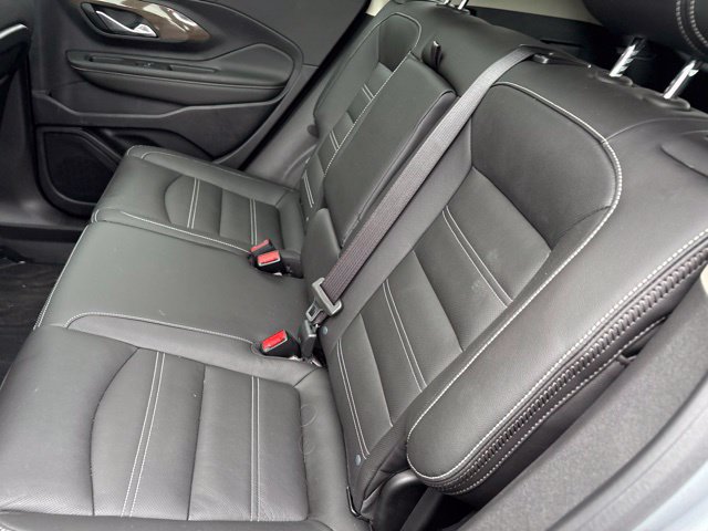 Used 2024 GMC Terrain Denali w/ Denali Premium Package AWD/4WD image 10