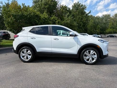 Used 2024 Buick Encore GX Preferred w/ Comfort Package FWD image 9