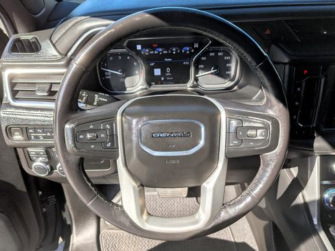 Used 2021 GMC Yukon XL Denali image 16