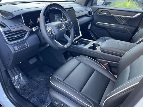 New 2026 GMC Acadia Denali w/ Super Cruise Package image 9