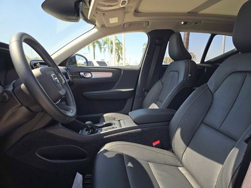 Used 2022 Volvo XC40 T5 Momentum w/ Premium Package AWD/4WD image 22