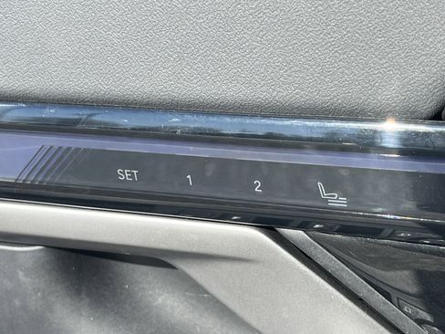 Used 2024 BMW i5 eDrive40i image 16