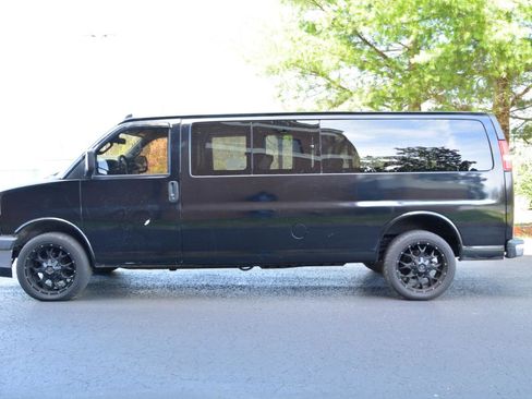 Used 2020 Chevrolet Express 3500 LT w/ LT Preferred Equipment Group image 8