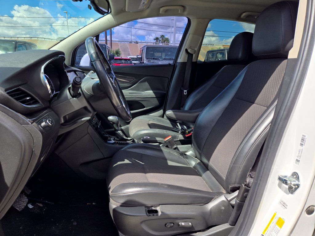 Used 2018 Buick Encore Sport Touring FWD image 9