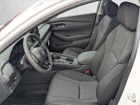 New 2025 Honda Accord SE image 4