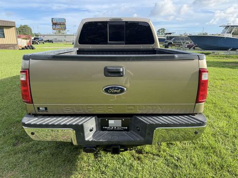 Used 2011 Ford F250 Lariat w/ FX4 Off Road Pkg AWD/4WD image 4