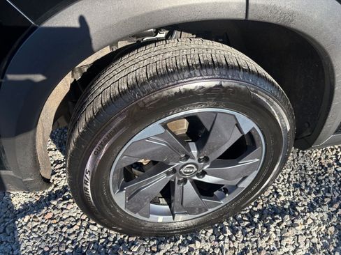 Used 2025 Nissan Rogue SV image 30