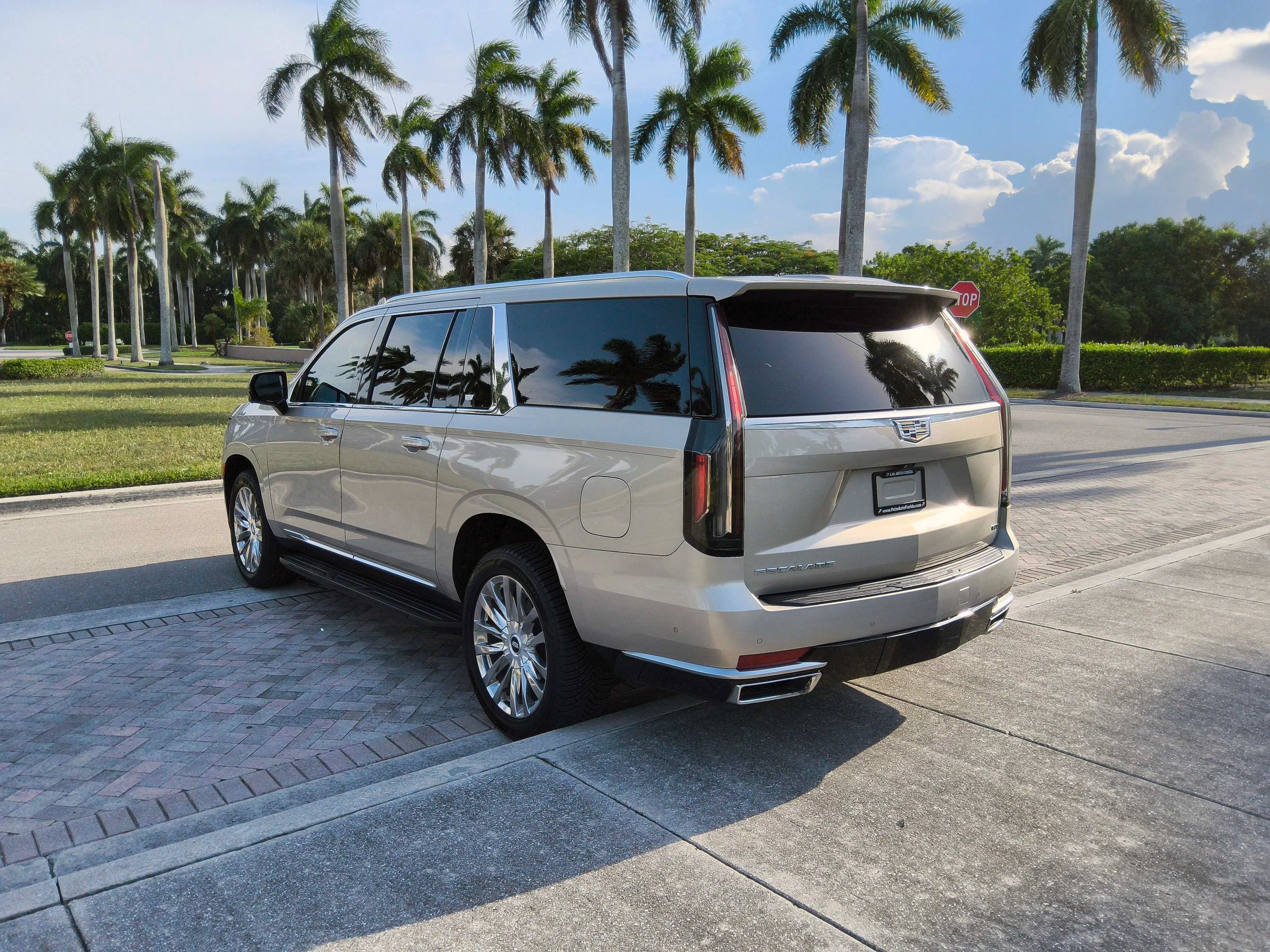 Used 2021 Cadillac Escalade ESV Premium Luxury w/ Performance Package RWD image 21