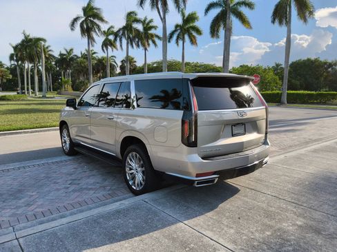 Used 2021 Cadillac Escalade ESV Premium Luxury w/ Performance Package RWD image 21