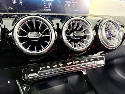 Used 2023 Mercedes-Benz CLA 250 CLA 250 image 21