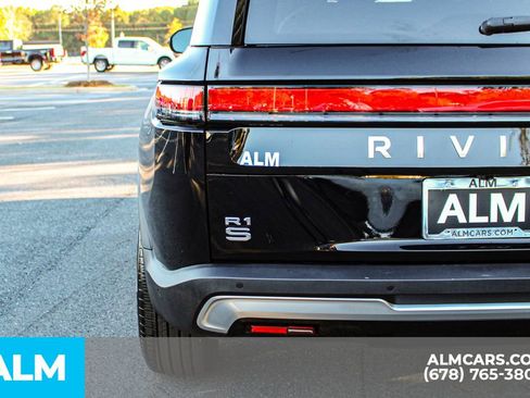 Used 2025 Rivian R1S Adventure image 13